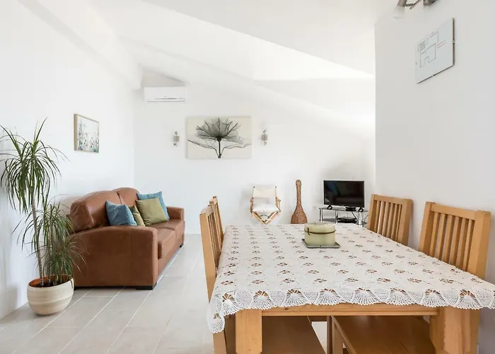 Palfeys * לוקבה